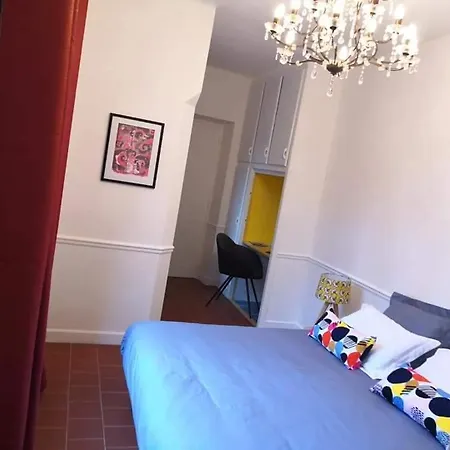 Bed and Breakfast Le 9 De Cour, Kiwi Καρκασόν