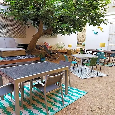 Le 9 De Cour, Kiwi Καρκασόν