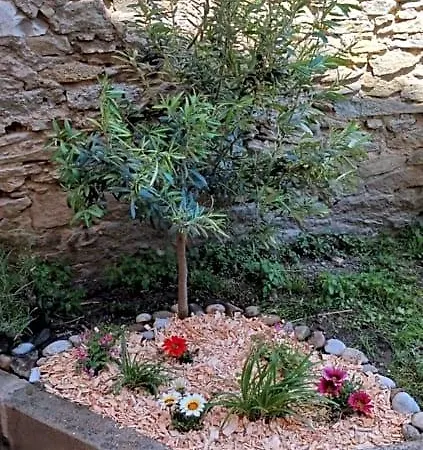 Le 9 De Cour, Kiwi Bed and Breakfast 3*