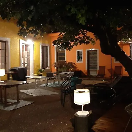 Bed & Breakfast Le 9 De Cour, Kiwi *
