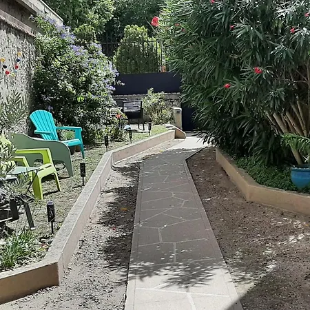 Le 9 De Cour, Kiwi Bed & Breakfast
